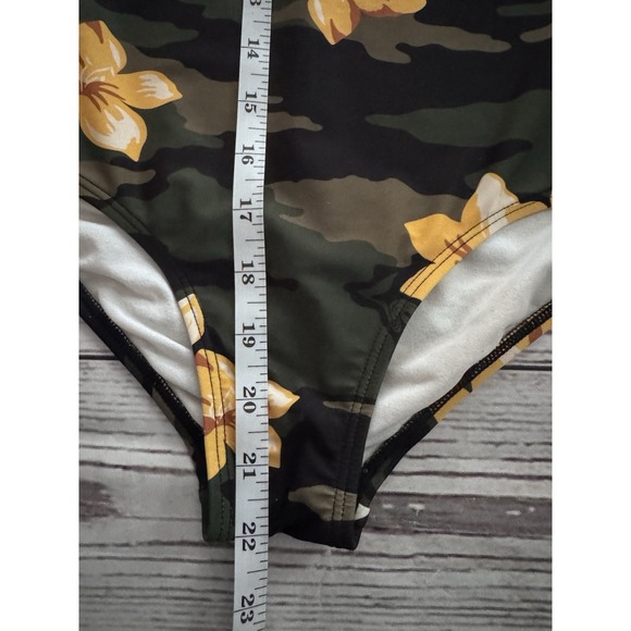 Kami Girls Swimsuit Size 9/10 Camo Print With Flowers - Picture 8 of 9